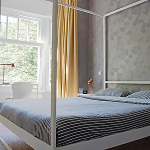https://authentic-amsterdam-bed-and-breakfast-rai.amsterdamhotelsnl.com